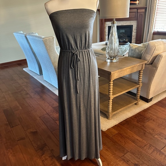 Gray strapless long dress - Picture 2 of 4